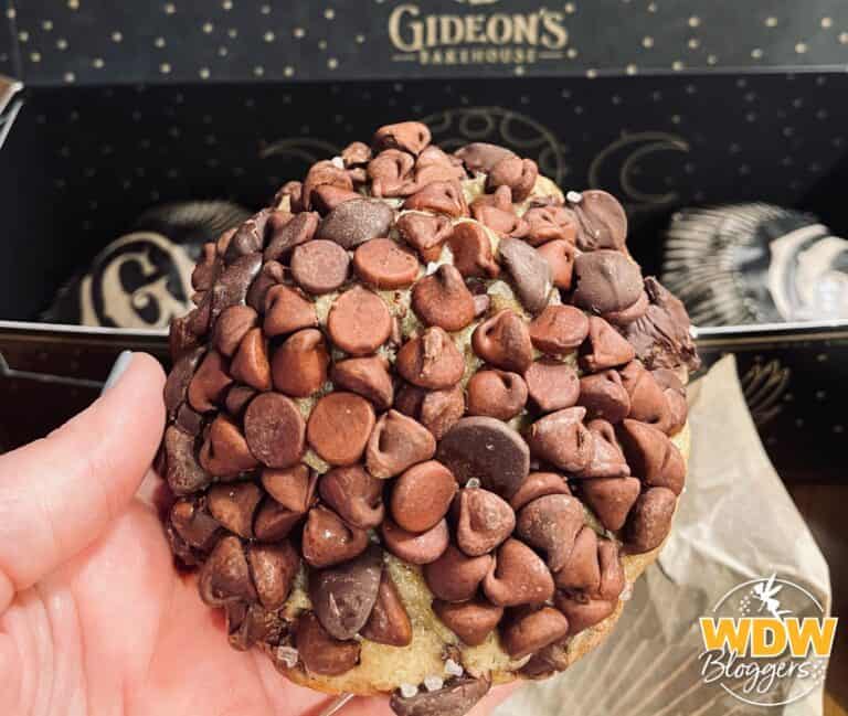 Gideons-Bakehouse-Disney-Springs-Original-Chocolate-Chip-Cookie