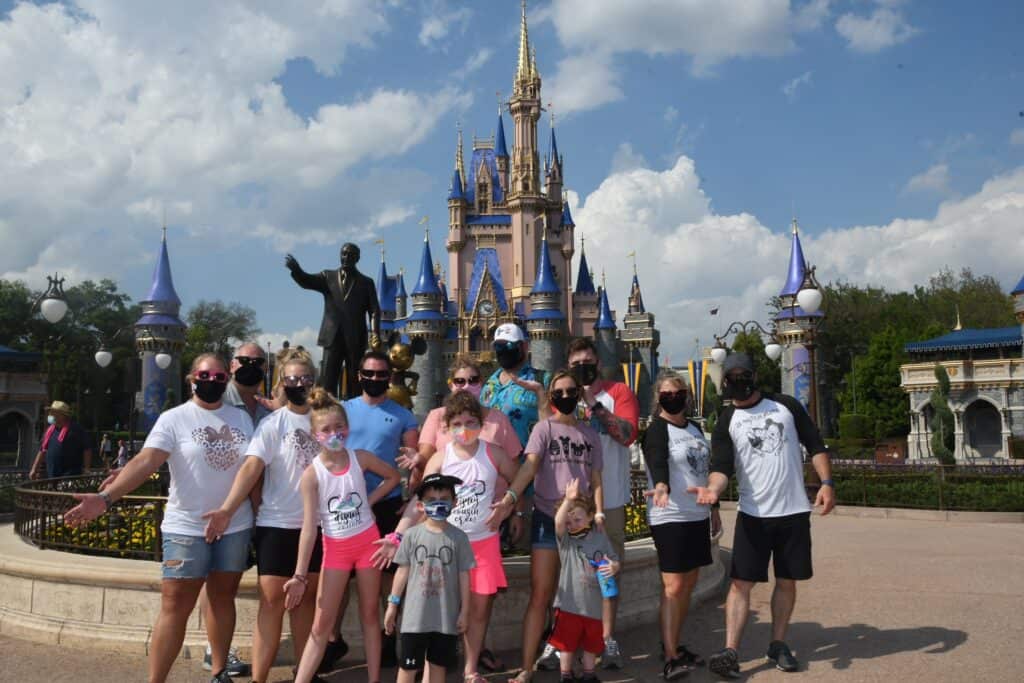 10-Tips-for-Traveling-to-Walt-Disney-World-in-a-Big-Group-1