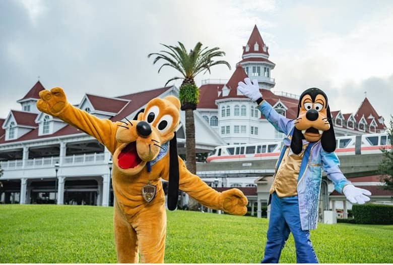 Back at their Disney Resort hotel, Guests will enjoy even more magic! During the celebration, they can be on the lookout for surprise appearances by some favorite Disney pals like Goofy and Pluto, who will be dressed in their EARidescent best and dropping by to visit with guests across Walt Disney World Resort, including at Disney Resort hotels!