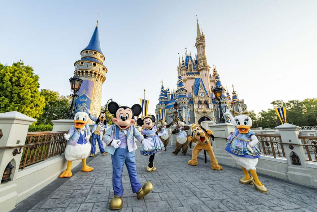 Walt-Disney-World-EARidescent-Characters
