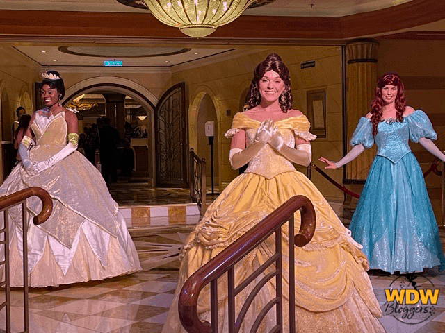 Disney-Dream-Princesses-at-Royal-Palace