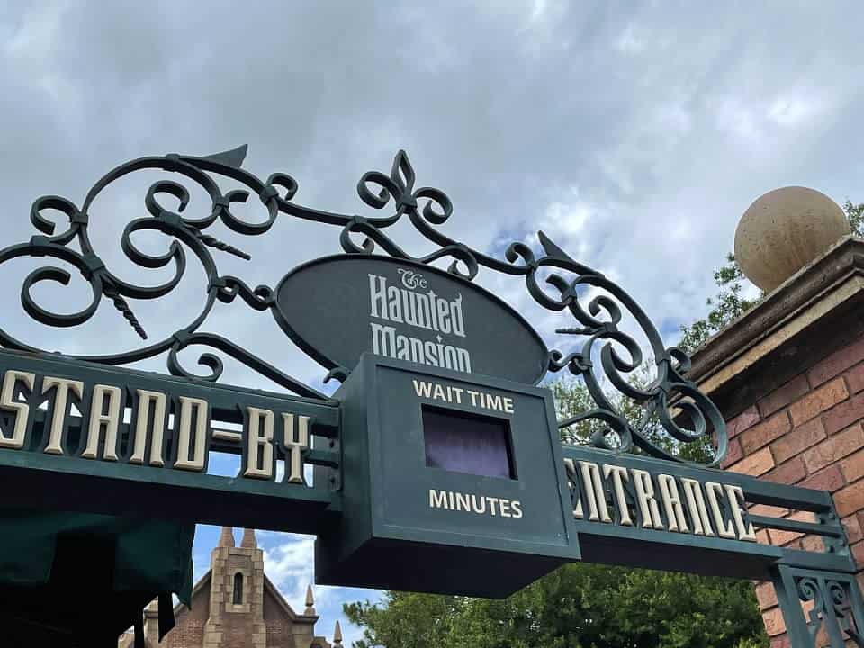 Haunted-Mansion-Standby
