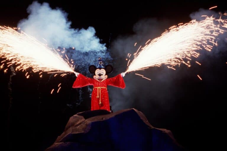 Fantasmic-Returns-to-Walt-Disney-World-in-2022