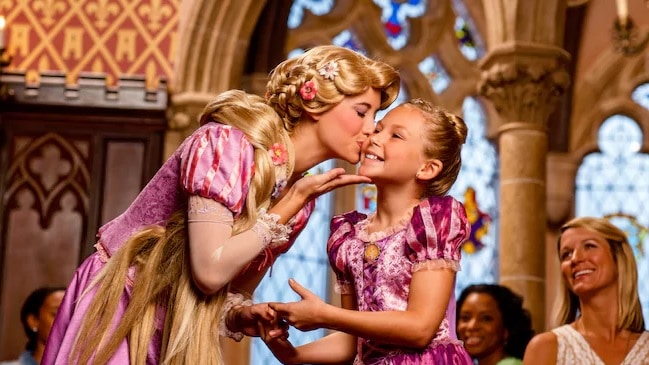 Cinderellas-Royal-Table-Disney-Princesses